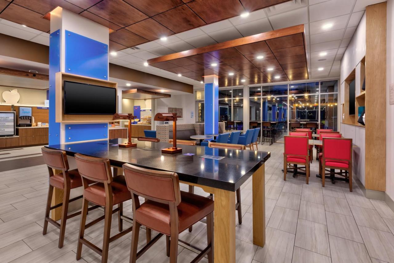 Holiday Inn Express & Suites - Milan - Sandusky Area By Ihg Zewnętrze zdjęcie