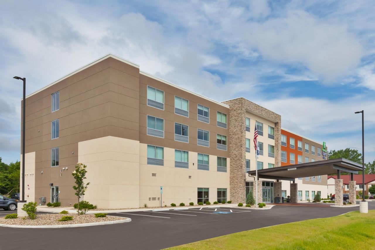 Holiday Inn Express & Suites - Milan - Sandusky Area By Ihg Zewnętrze zdjęcie